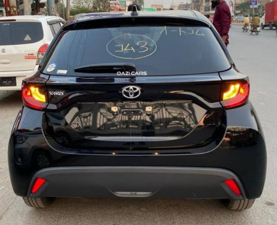 toyota-yaris-x-pkge-push-start-model-22-fresh-imp-may-25-big-5