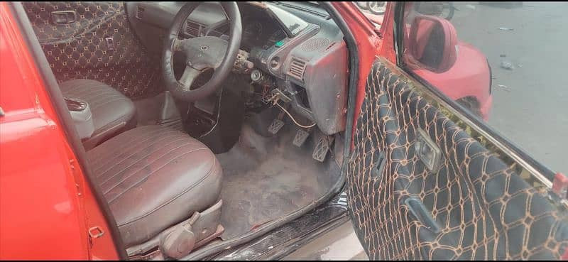 daihatsu-charade-1988-big-12