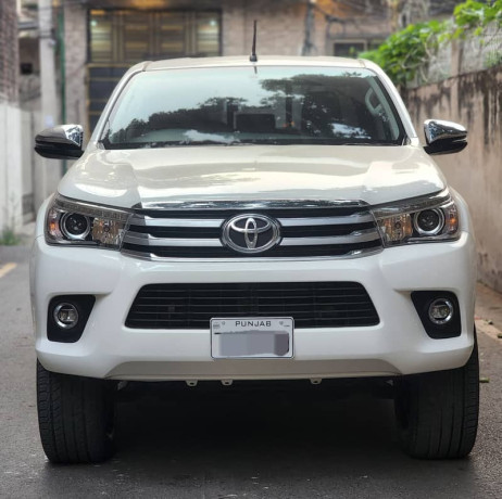 toyota-hilux-revo-2021-big-0