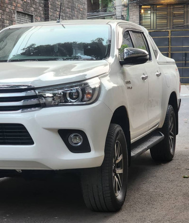 toyota-hilux-revo-2021-big-2