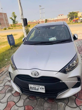 toyota-yaris-2021-big-8