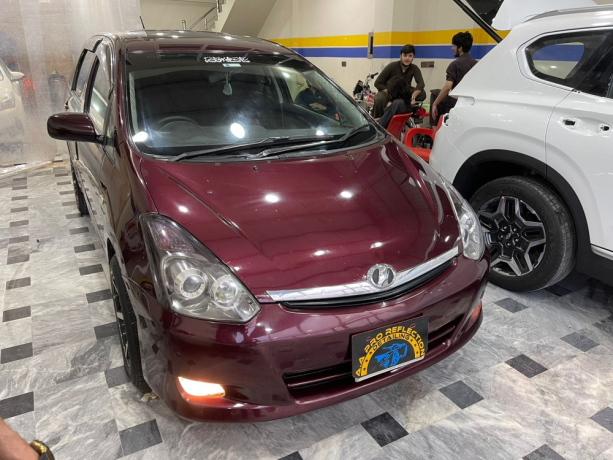 toyta-wish-aero-sports-with-sun-roof-big-6