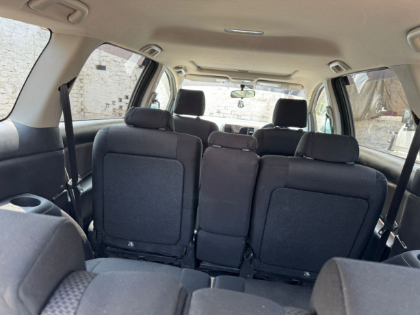 toyta-wish-aero-sports-with-sun-roof-big-4
