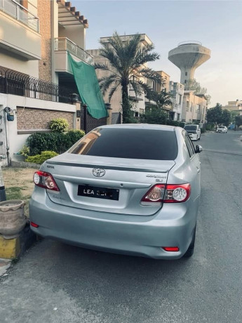 toyota-corolla-gli-2014-big-0