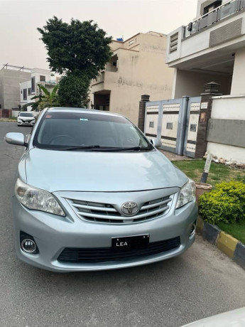 toyota-corolla-gli-2014-big-1