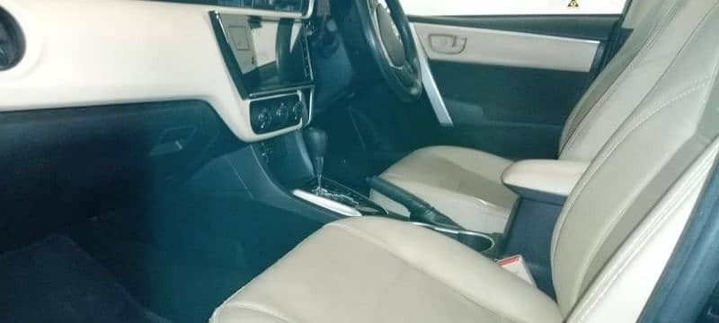 toyota-corolla-altis-2020-model-big-7