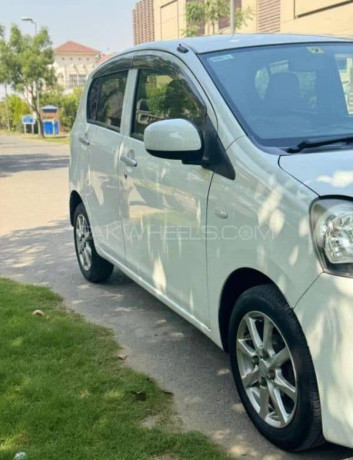 daihatsu-mira-2012-big-1