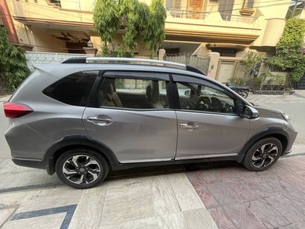 honda-brv-s-2022-automatic-punjab-number-big-8