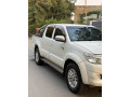 toyota-hilux-2016-small-1