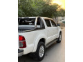 toyota-hilux-2016-small-4
