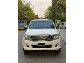toyota-hilux-2016-small-0