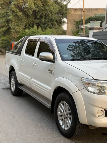 toyota-hilux-2016-big-1