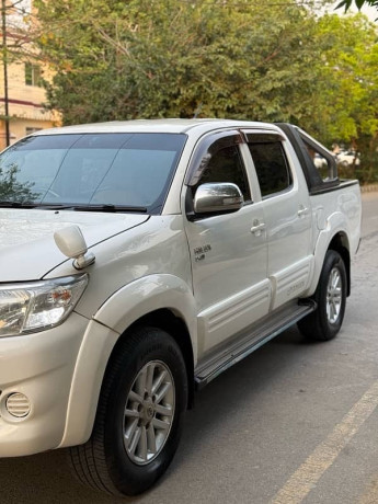 toyota-hilux-2016-big-2