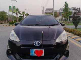 toyota-aqua-s