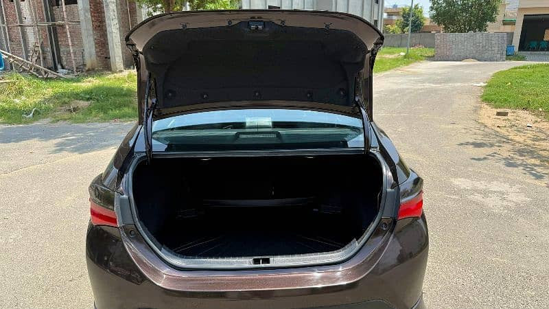toyota-altis-grande-2021-big-17