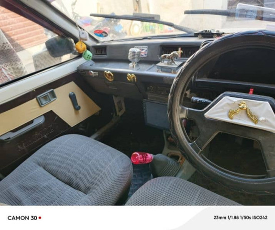 daihatsu-charade-1984-big-7