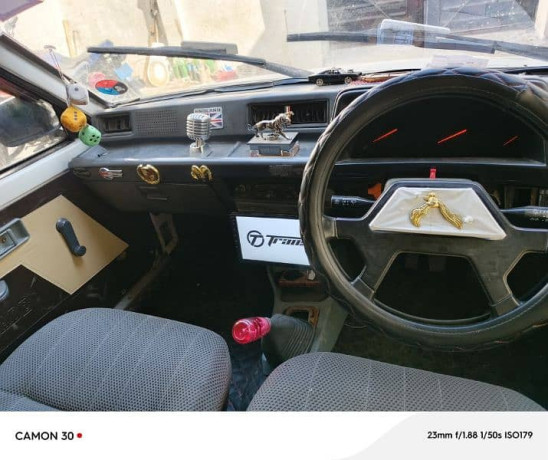 daihatsu-charade-1984-big-5