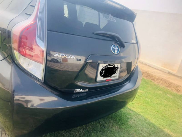 toyota-aqua-2015-big-4