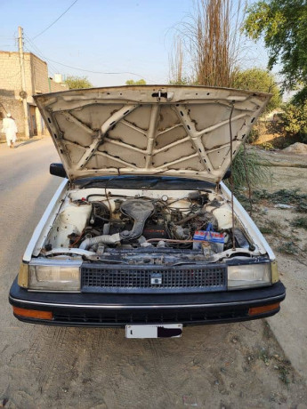 toyota-corolla-1986-big-3