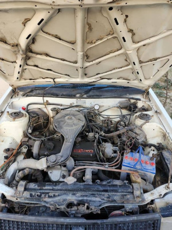 toyota-corolla-1986-big-4