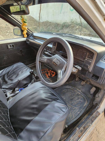 toyota-corolla-1986-big-10