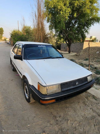 toyota-corolla-1986-big-2