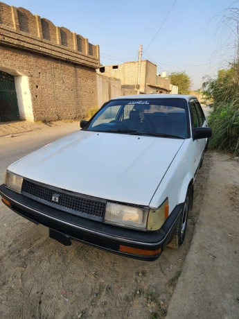 toyota-corolla-1986-big-0