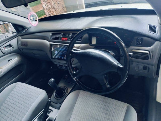 mitsubishi-lancer-2004-reg2005total-genuine-big-8