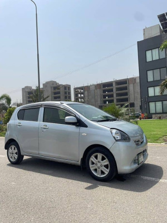 daihatsu-mira-2012-big-5