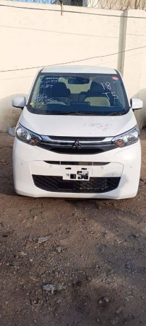 mitsubishi-ek-wagon-big-4
