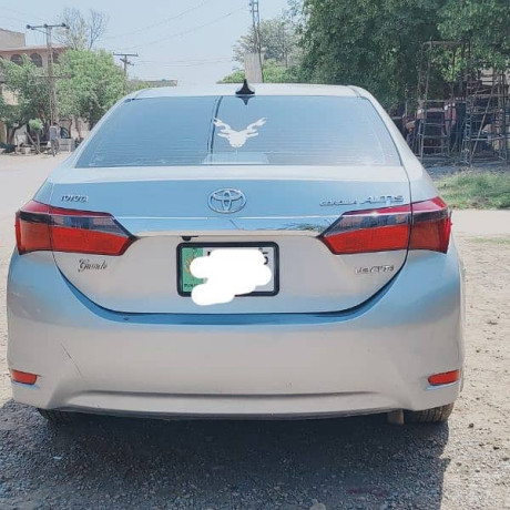 toyota-altis-grande-2015-big-4