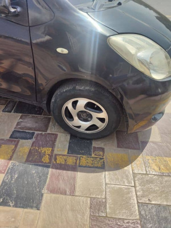 toyota-vitz-20062008-big-15