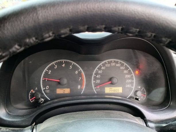 toyota-corolla-gli-2012-big-6