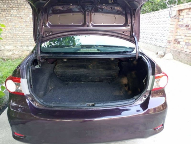 toyota-corolla-gli-2012-big-13