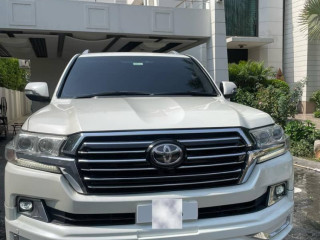 toyota-land-cruiser-ax-g-selection-2011