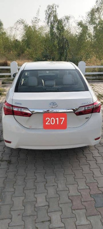 toyota-corolla-gli-2017-very-good-condition-one-my-name-big-1