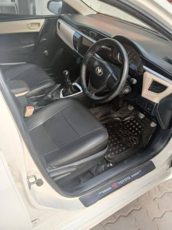 toyota-corolla-xli-2016-big-8