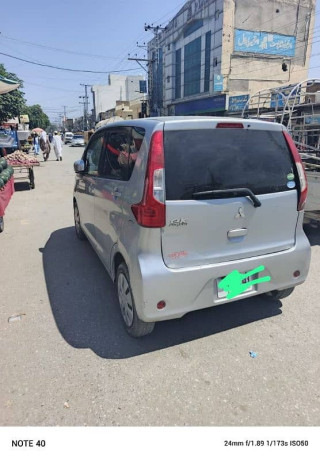 mitsubishi-ek-wagon-2016-big-3
