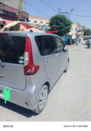 mitsubishi-ek-wagon-2016-big-0