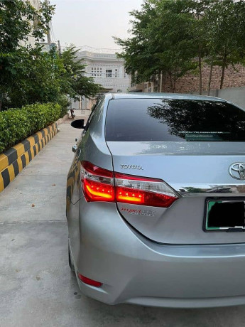 toyota-corolla-gli-automatic-2015-big-5