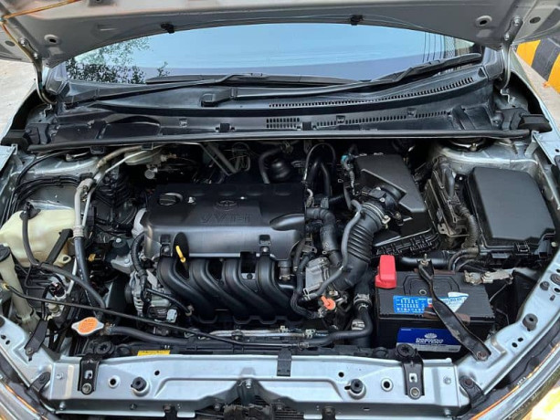 toyota-corolla-gli-automatic-2015-big-8