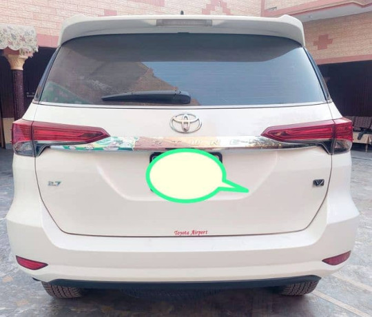 toyota-fortuner-v-2021-big-3