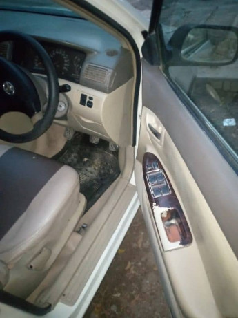 toyota-corolla-gli-2003-big-10