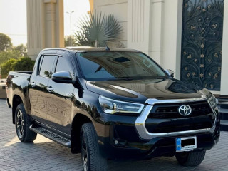2021-toyota-hilux-revo-v-new-shape