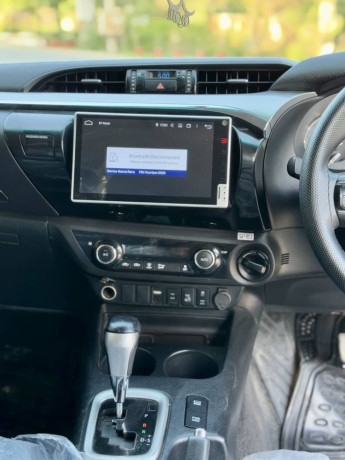 2021-toyota-hilux-revo-v-new-shape-big-11