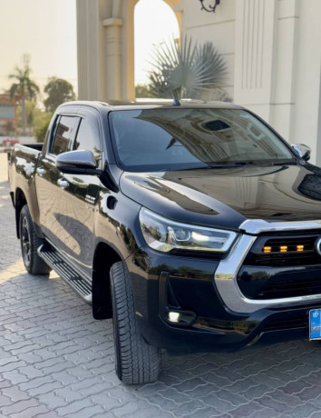 2021-toyota-hilux-revo-v-new-shape-big-1