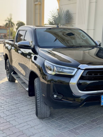 2021-toyota-hilux-revo-v-new-shape-big-15