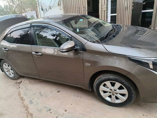 toyota-altis-grande-2015-big-4