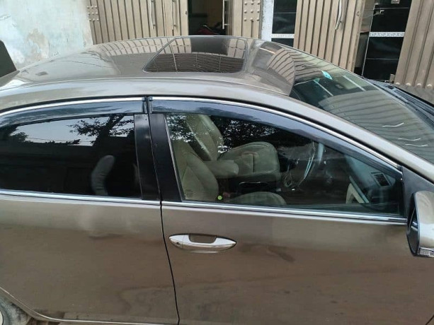 toyota-altis-grande-2015-big-3