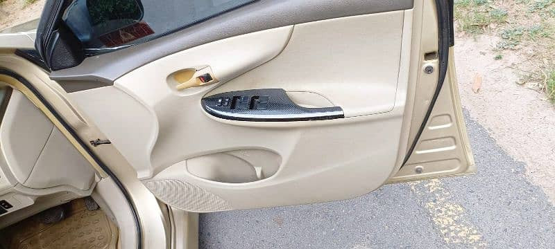 toyota-corolla-altis-2010-big-7